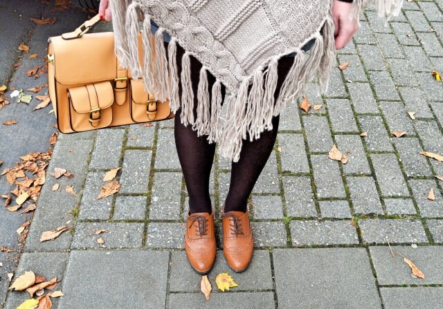 caro-poncho-point-carre-chaussures